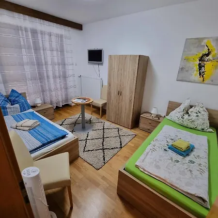 Gaestehaus Rettl 3* Lavamünd